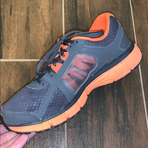 Nike dual fusion youth 6.5 sneakers worn once - Picture 1 of 5